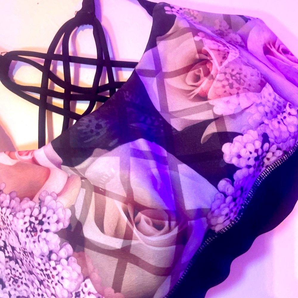 Ted baker London rose Floral Halter Top with Crisscross Back sports bra like new